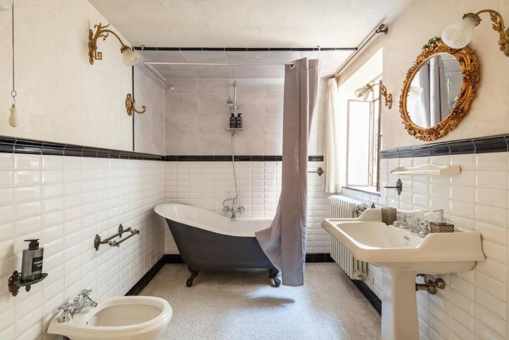 Central Elegant Apartment - Liberty House Bologna Esterno foto