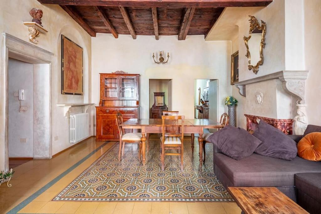 Central Elegant Apartment - Liberty House Bologna Esterno foto