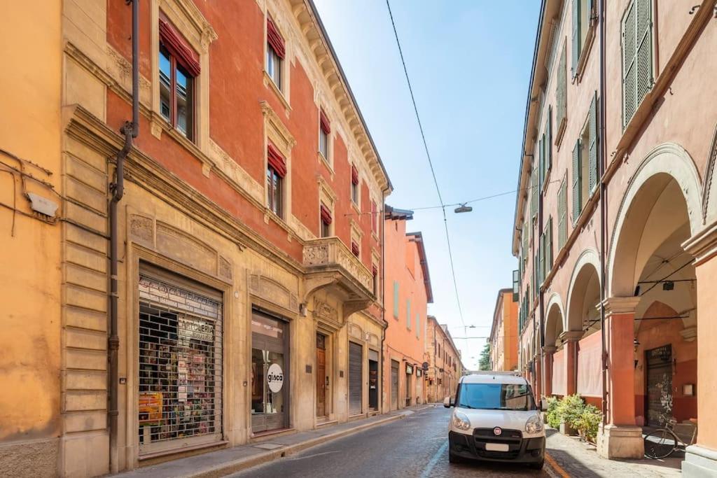 Central Elegant Apartment - Liberty House Bologna Esterno foto